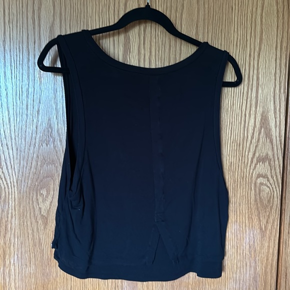 Black gymshark tank top - Picture 3 of 4